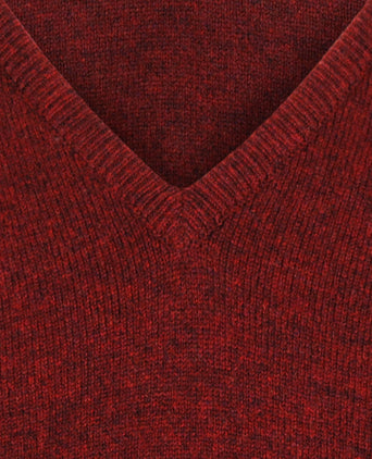 William Lockie V-neck Lambswool Pullover | Red Velvet