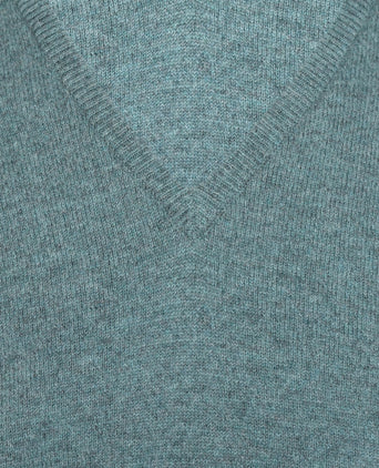 William Lockie V-neck Lambswool Pullover | Caspian