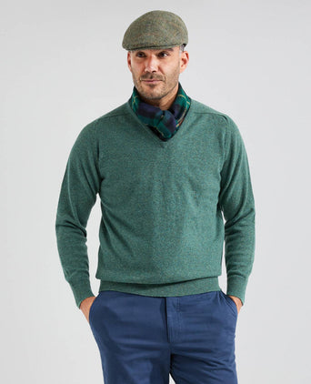 William Lockie V-neck Lambswool Pullover | Moorland