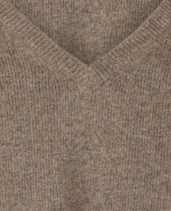 Classic Lambswool v-neck sweater | Brown