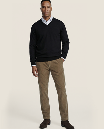 Merino wool v-neck sweater | Black