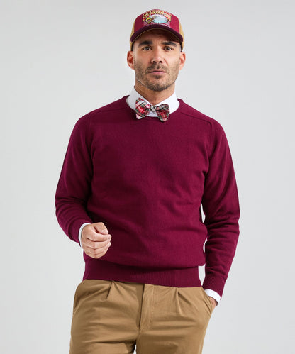 William Lockie Round Neck Lambswool Pullover | Bordeaux