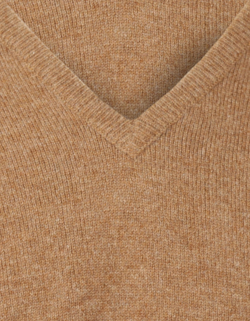 William Lockie V-neck Lambswool Pullover | Driftwood