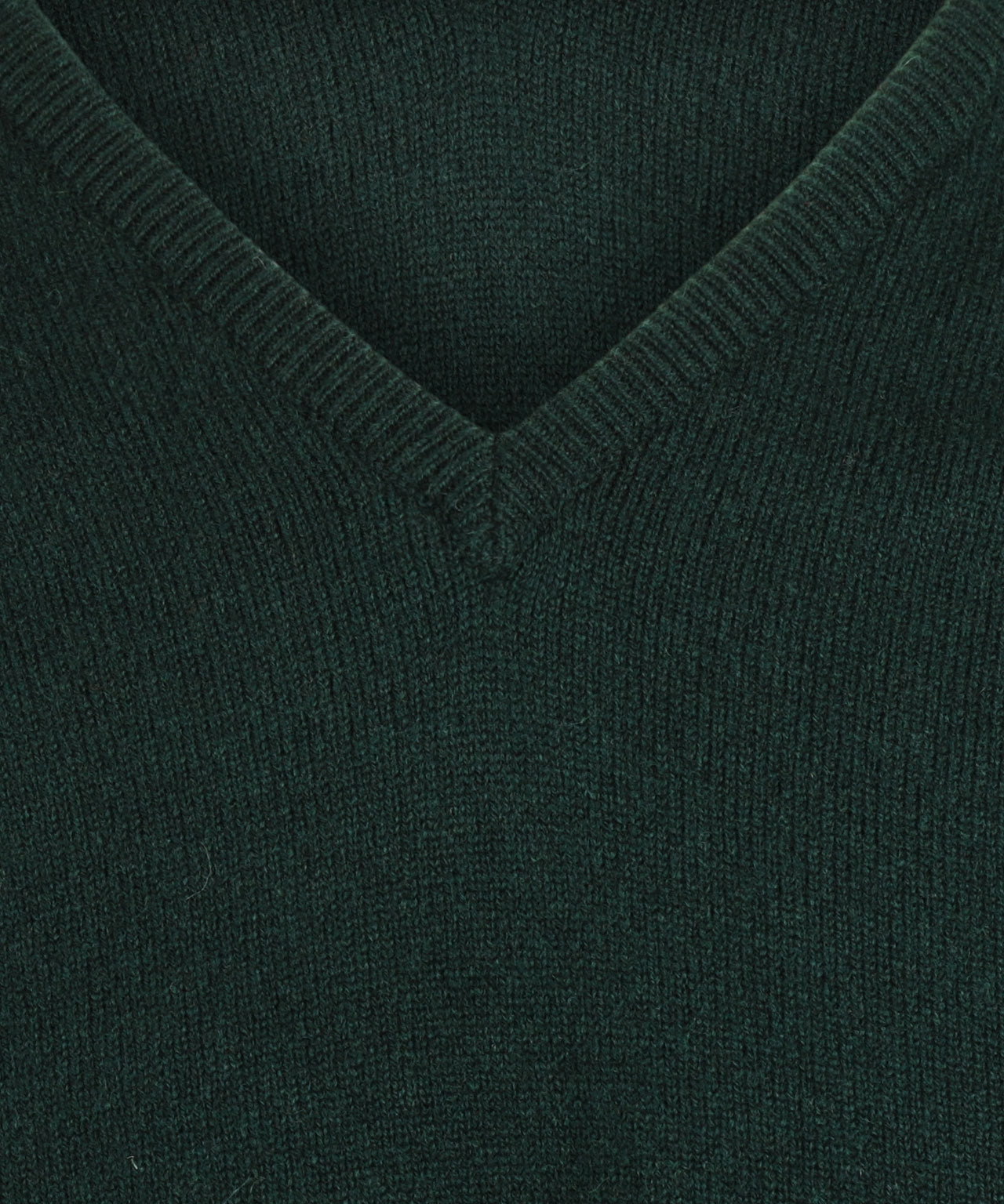William Lockie V-neck Lambswool Pullover | Tartan Green