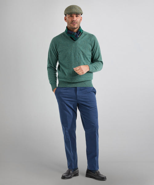 William Lockie V-neck Lambswool Pullover | Moorland