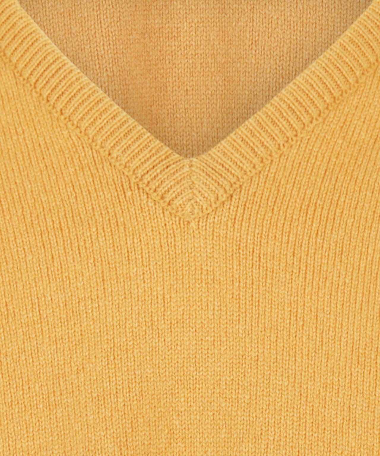 Pullover aus Lammwolle, holländische Passform, V-Ausschnitt | Erntegold