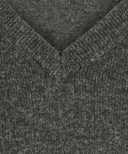 Klassischer Lammwollpullover mit V-Ausschnitt | Anthrazitgrau