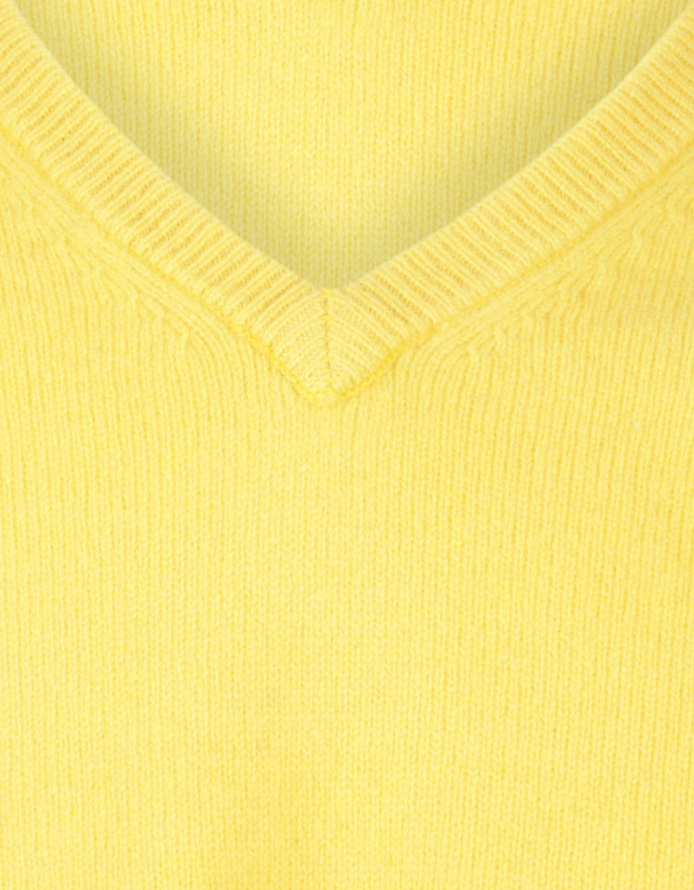 Classic Lambswool v-neck sweater | Yellow