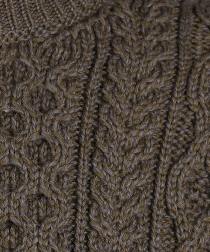 Aran-Pullover mit Rundhalsausschnitt und Zopfmuster | Grün